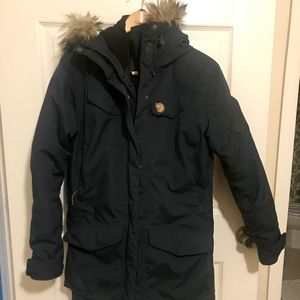 Dark Navy Fjallraven Nuuk Parka